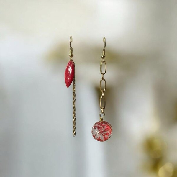 Halsketting Rode Steen, Oorringen Rood Asymetrisch, Armband Rood Elle D'Elle