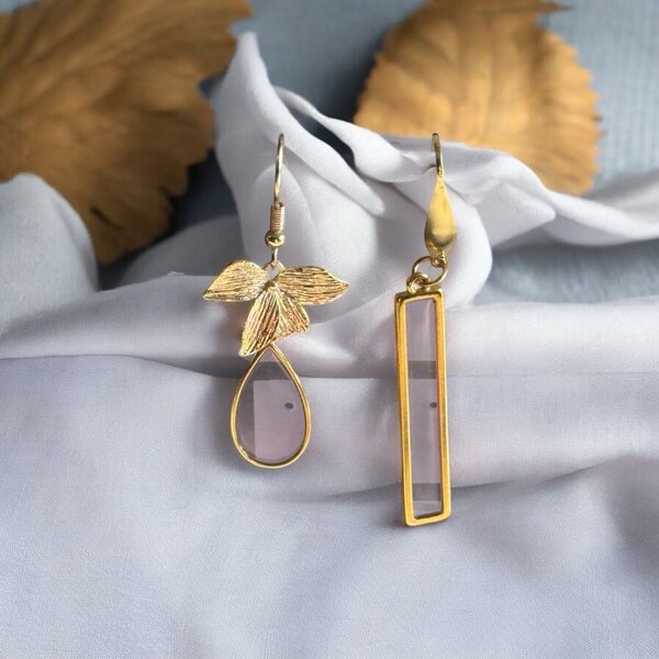 Oorringen asymetrisch Lichtroze doorzichtig Elle D'Elle